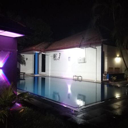 Blue Bell Hotel Negombo Exteriér fotografie